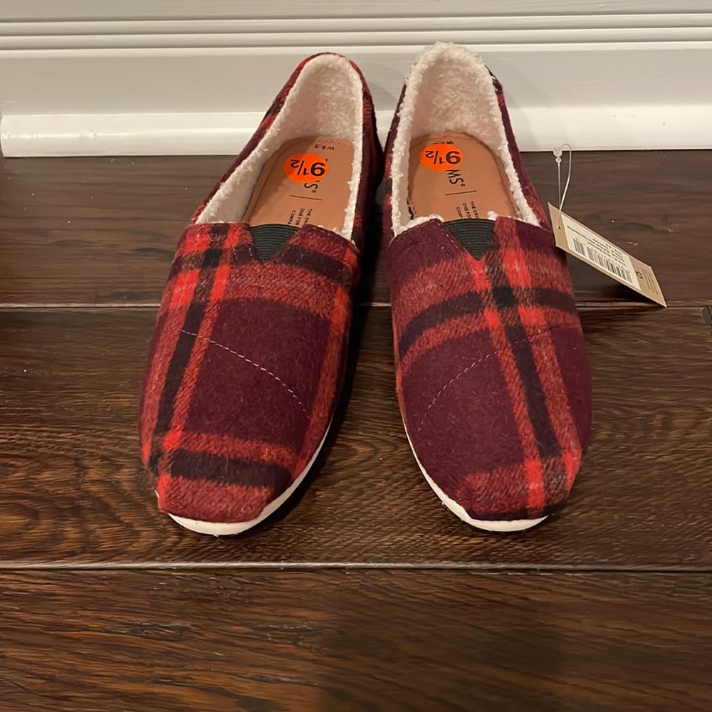 Toms Belmont Slip-on Flats